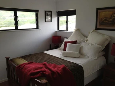 Zimmer mit Doppelbett zu vermieten Cairns