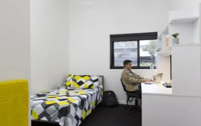 Very bright studio for rent in Sydney