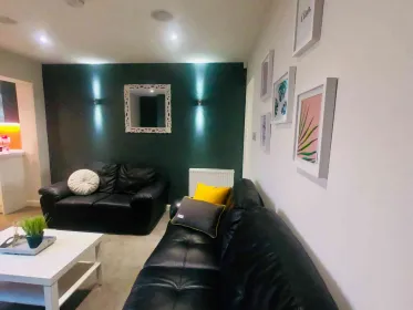 Entire fully furnished flat in Stoke-on-trent