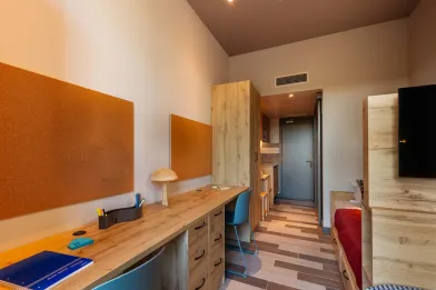 Mehrbettzimmer in 3-Zimmer-Wohnung Coimbra