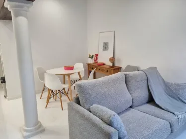 Komplette Wohnung voll möbliert in Gijón