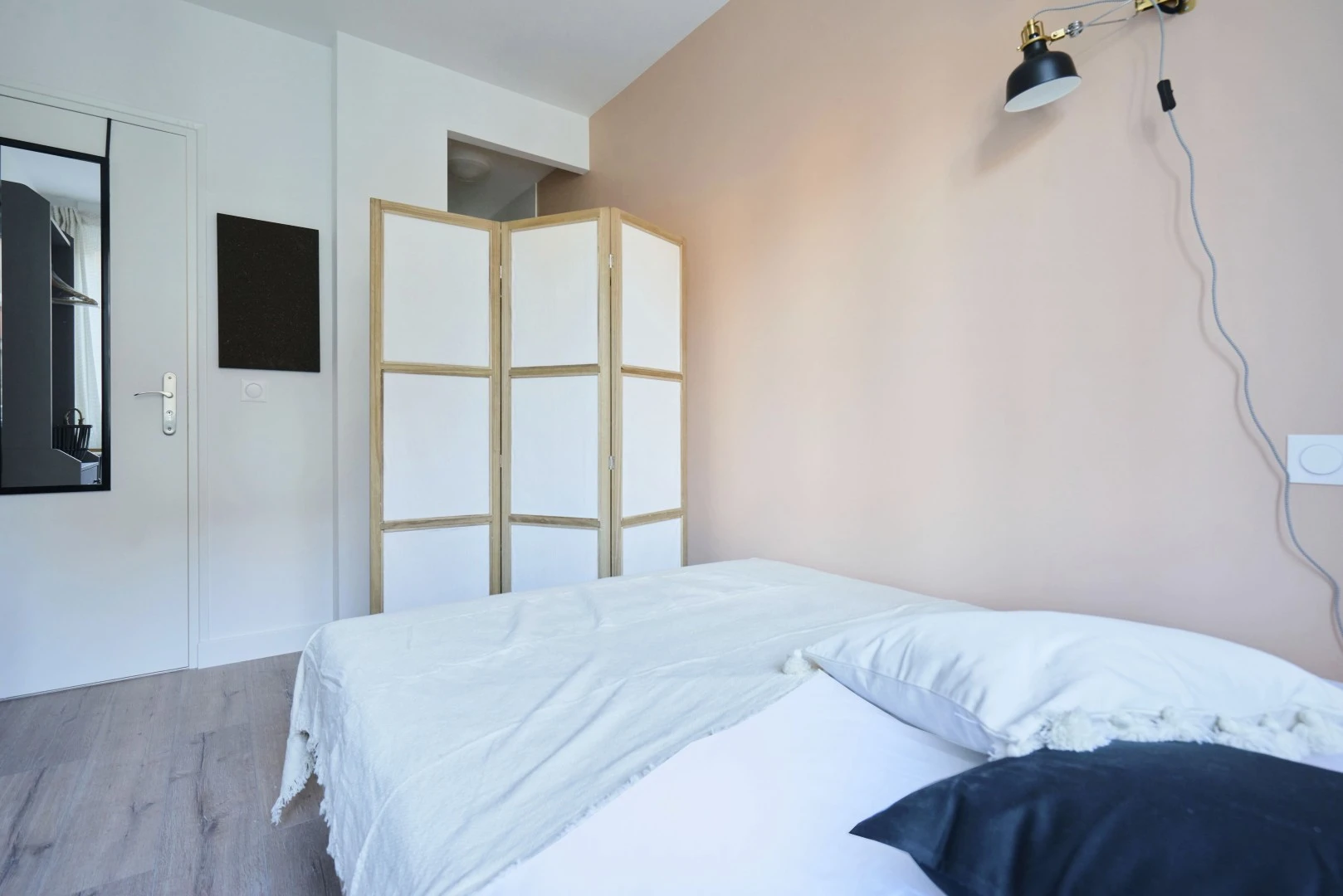 Renting rooms by the month in Valenciennes