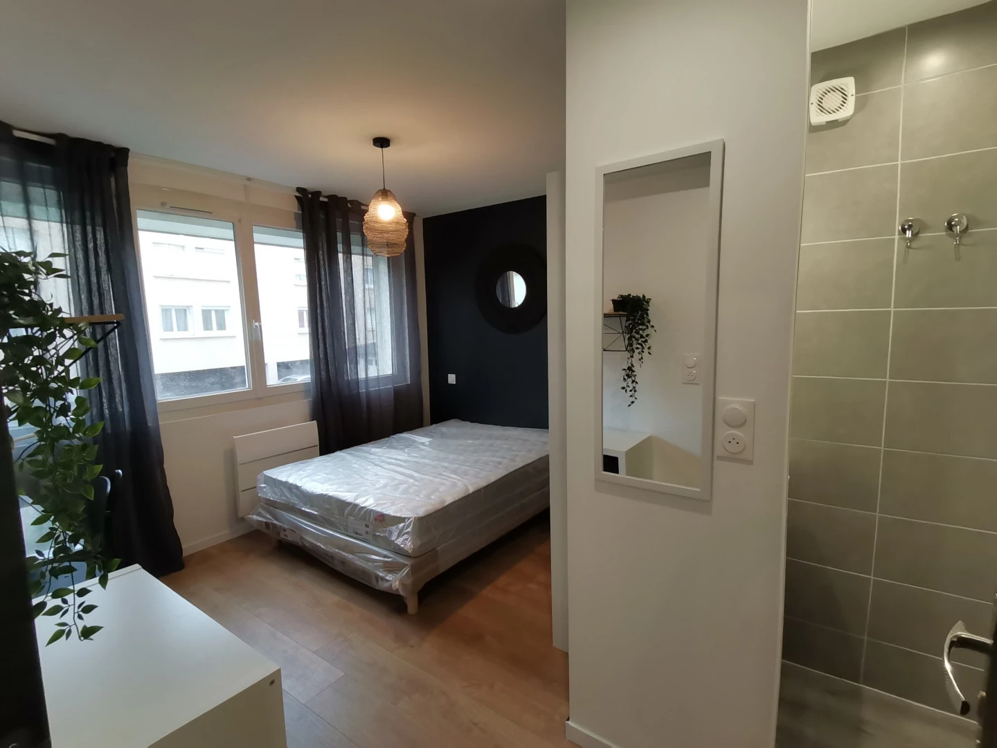 Cheap private room in Troyes
