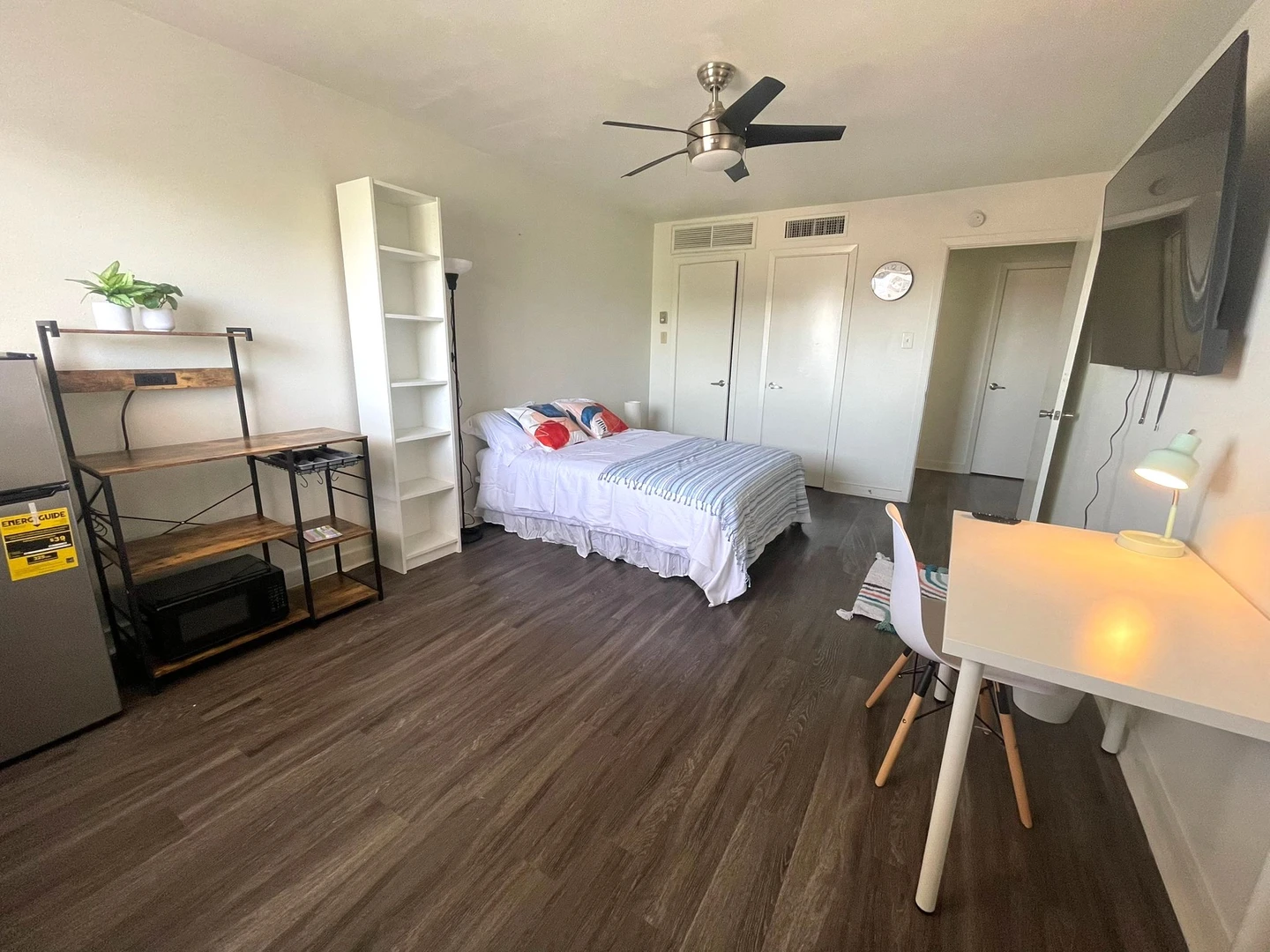 Cheap private room in Austin