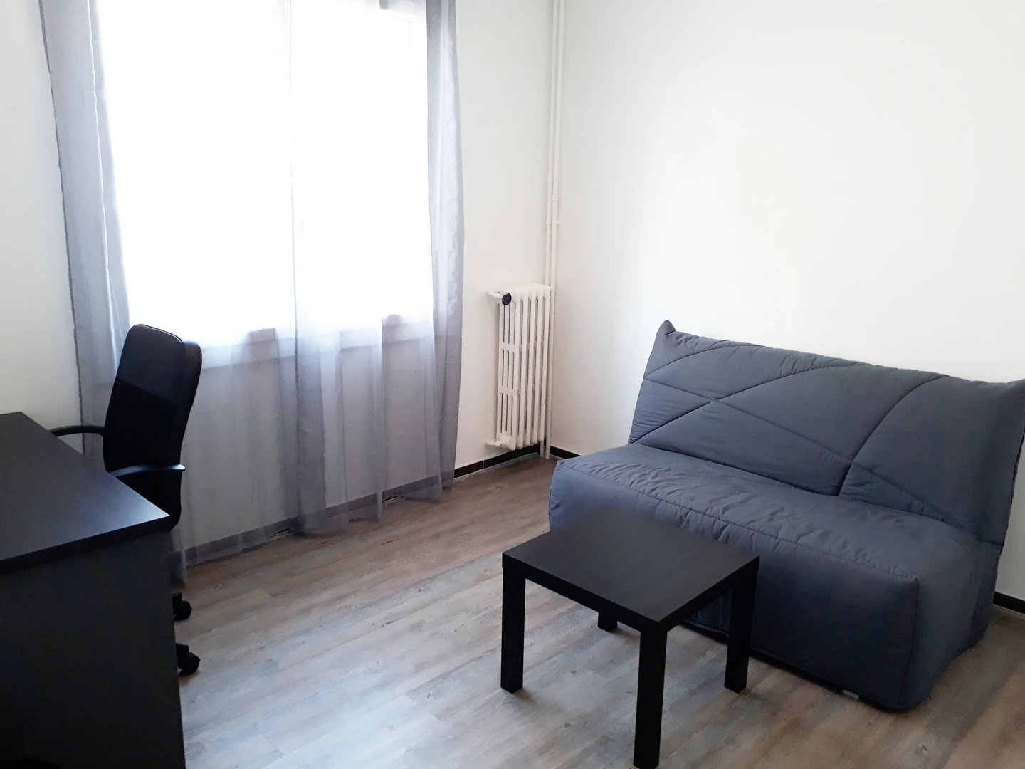 Renting rooms by the month in Toulon