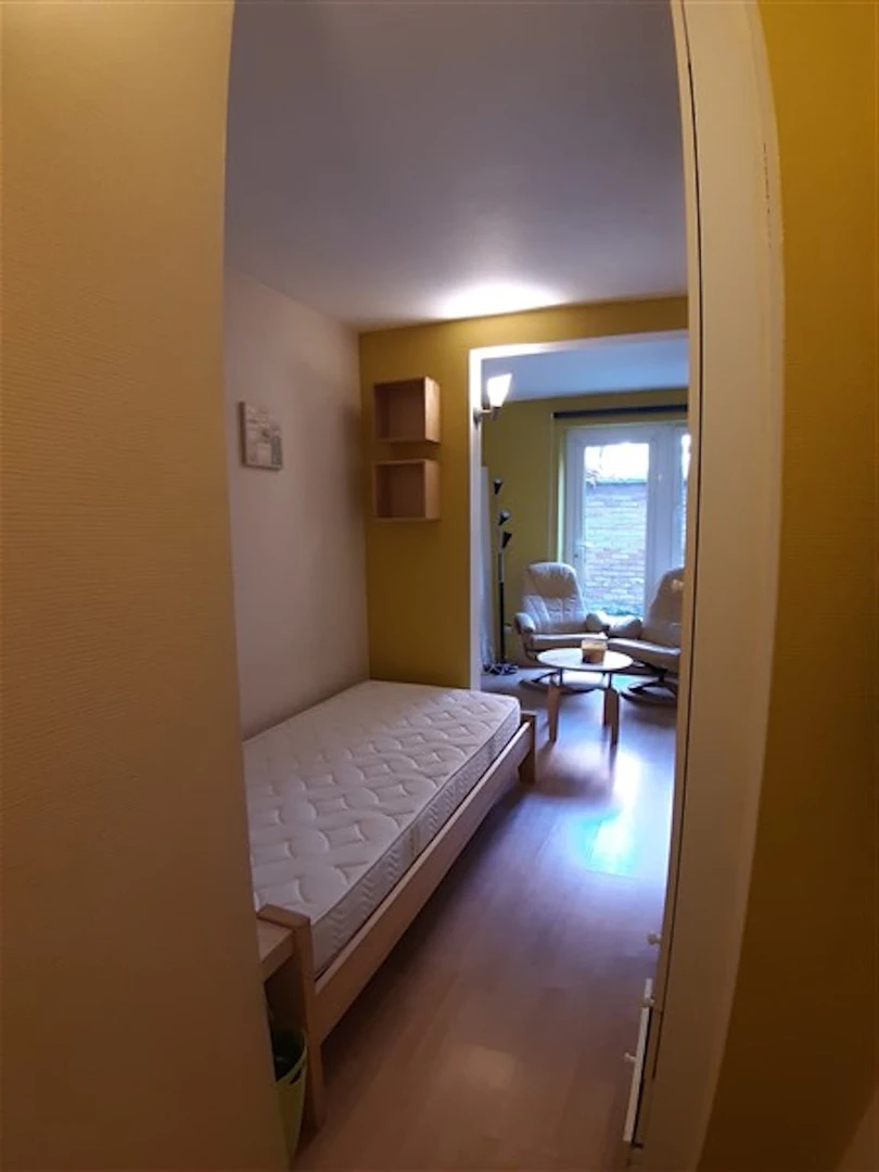 Chambre à louer avec lit double Liège