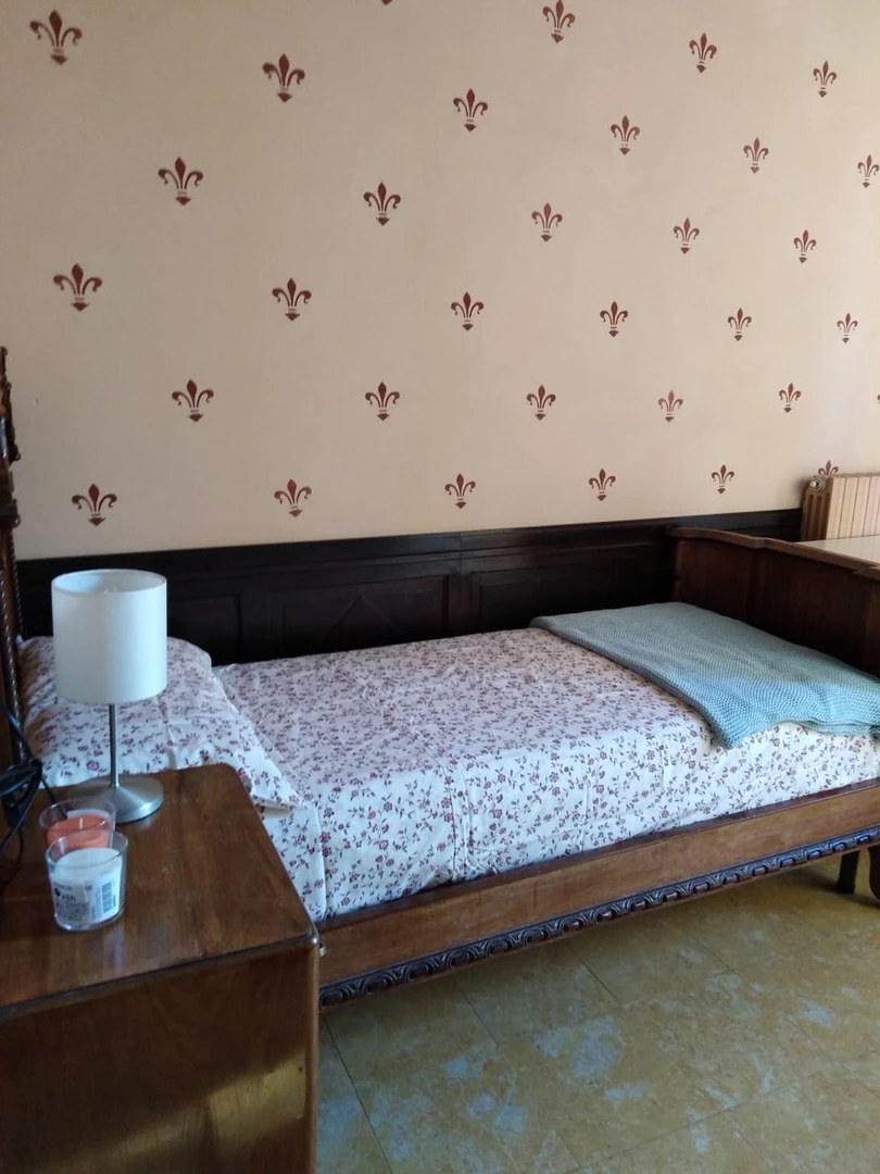 Room for rent with double bed Parma
