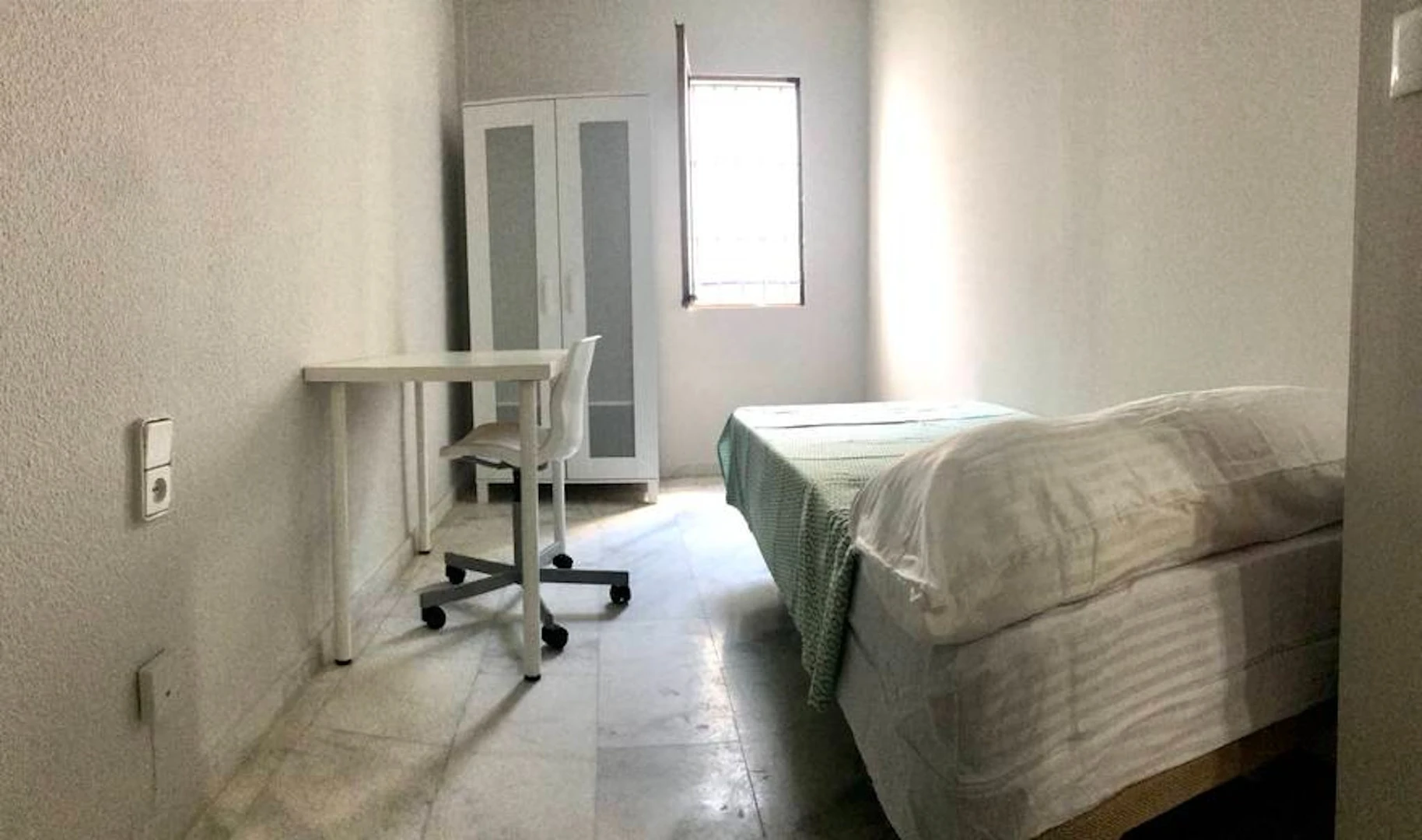 Bright private room in Córdoba