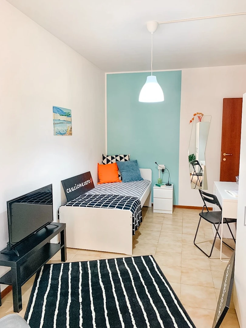 Chambre à louer dans un appartement en colocation à Vérone