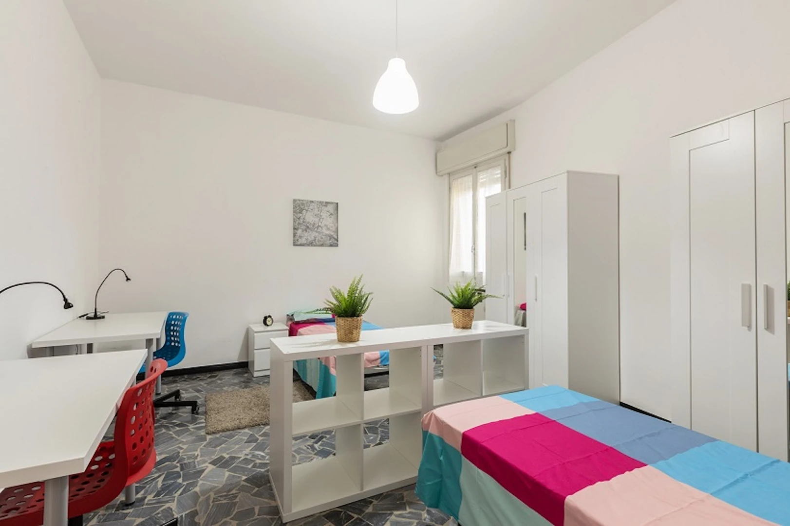 Alquiler de habitación compartida muy luminosa en Bolonia