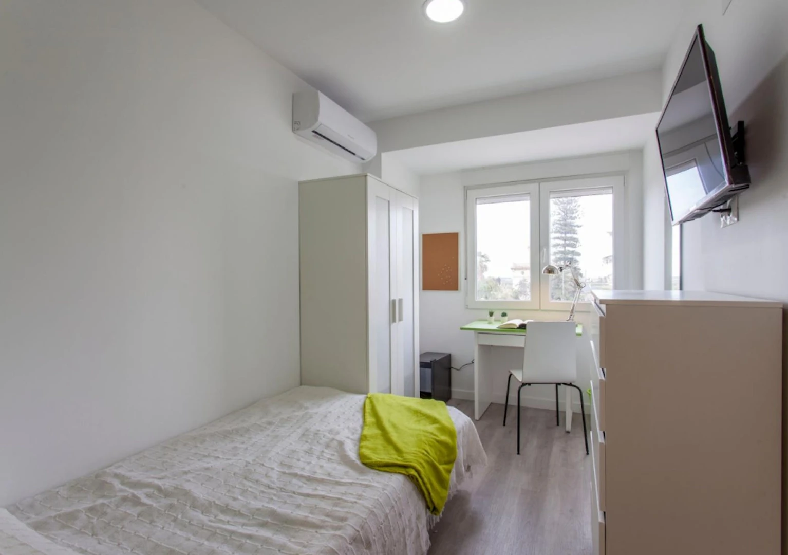 Chambre à louer dans un appartement en colocation à Burjassot