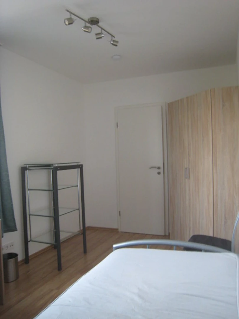 Cheap private room in Eschborn