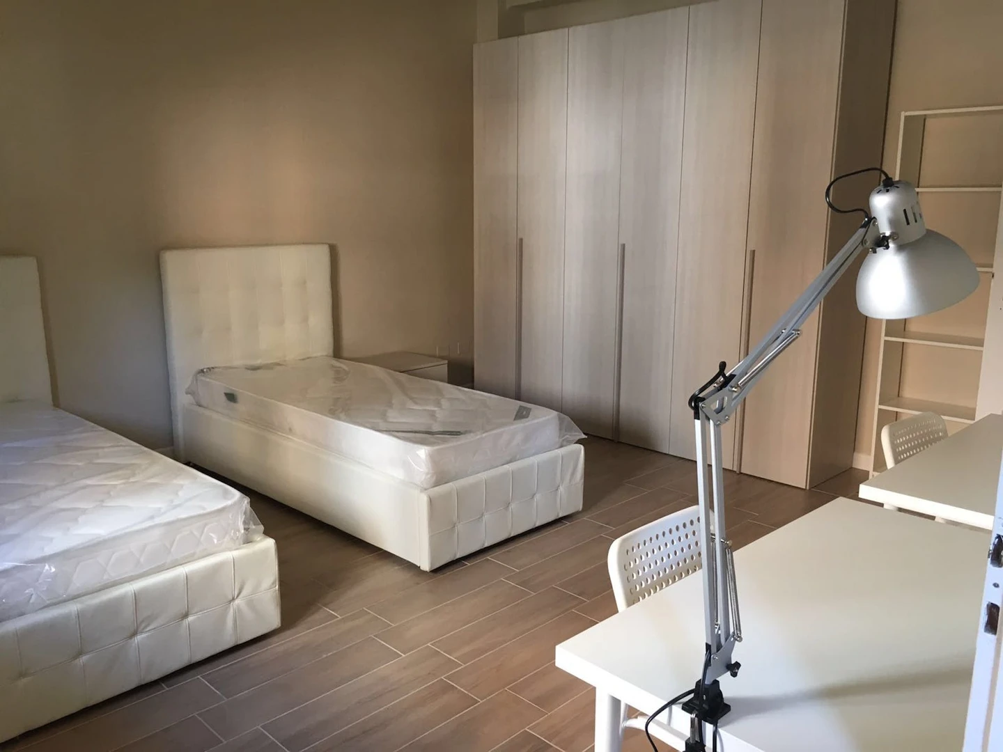 Mehrbettzimmer in 3-Zimmer-Wohnung Bologna