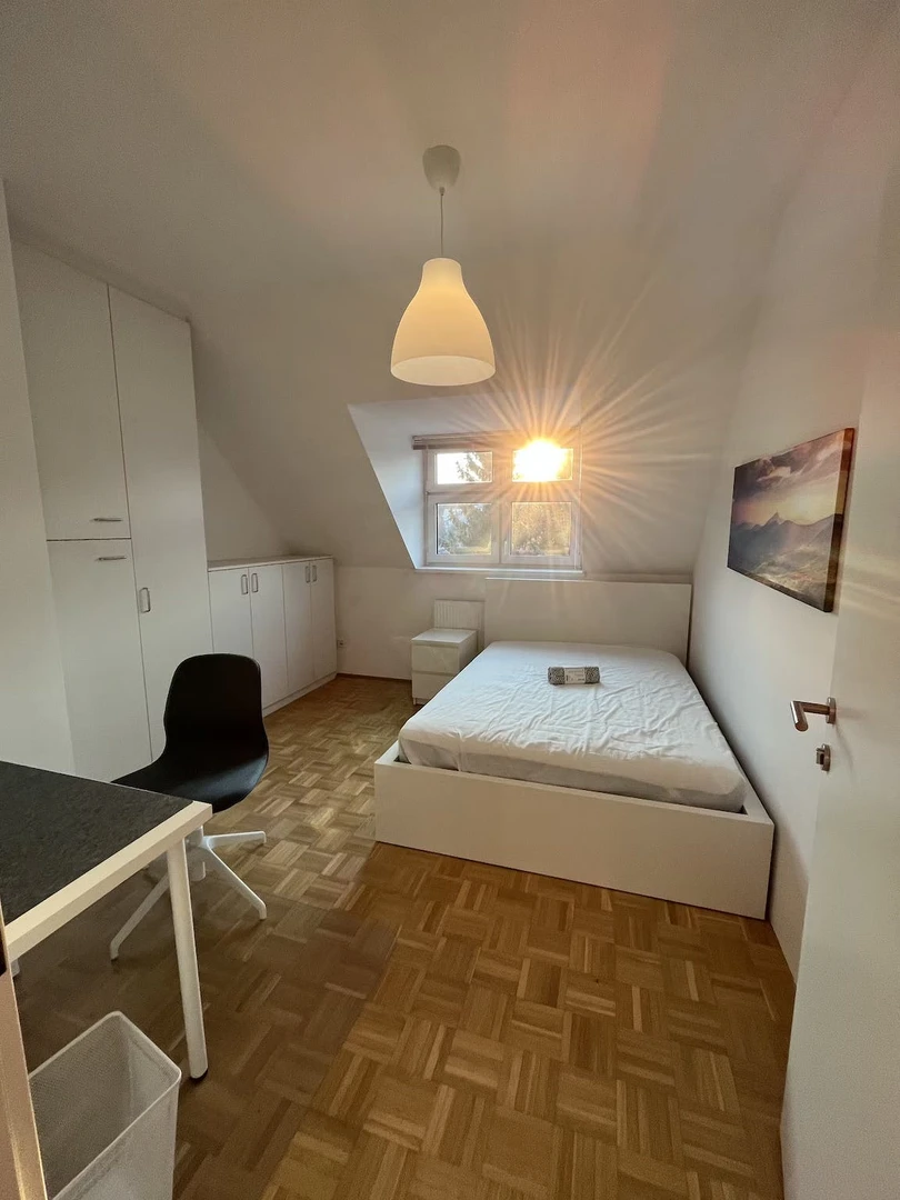 Alquiler de habitación en piso compartido en Linz