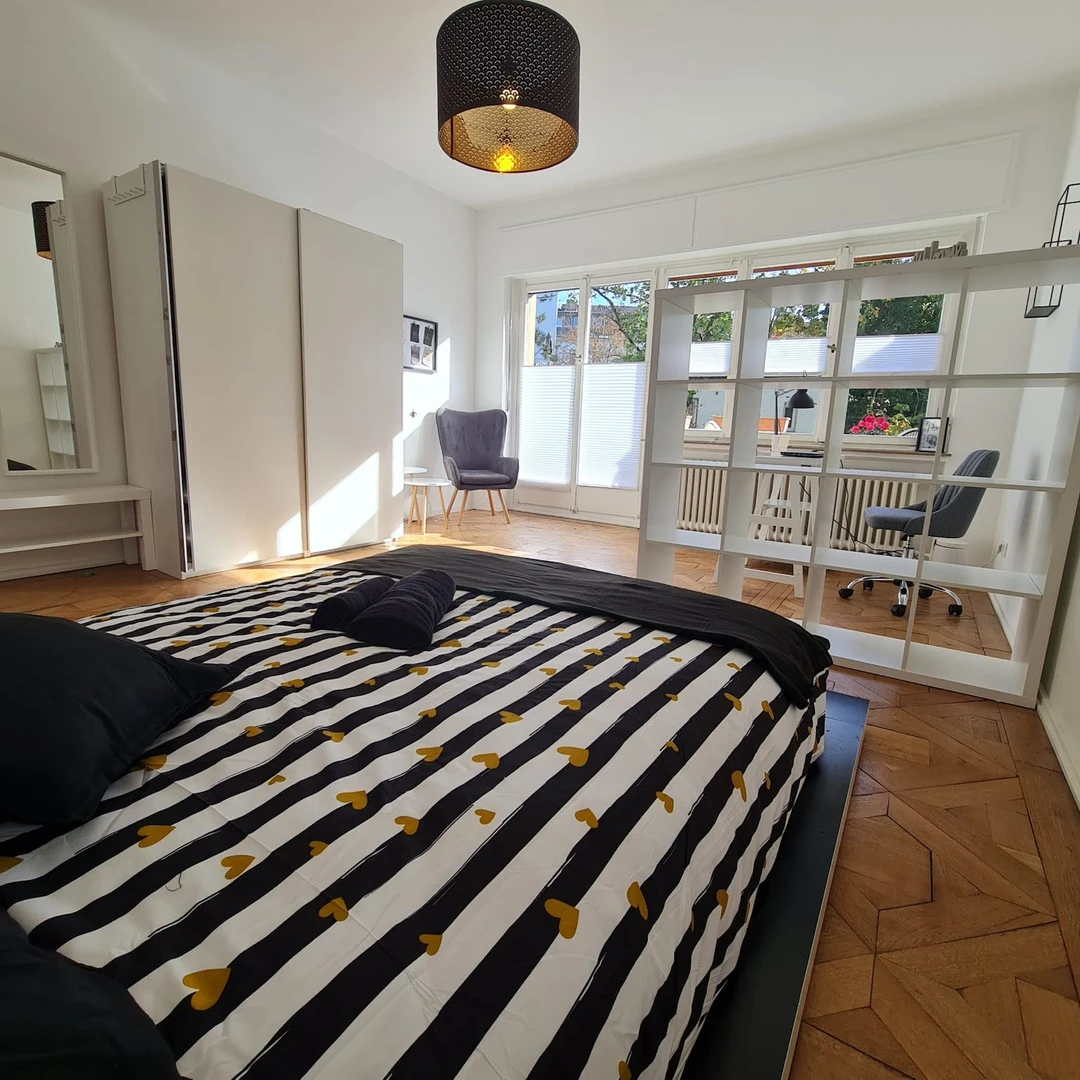 Zimmer mit Doppelbett zu vermieten Bonn