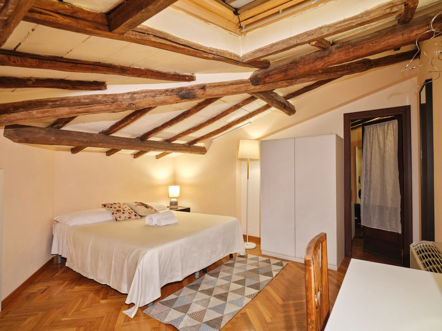 Habitación privada muy luminosa en Siena