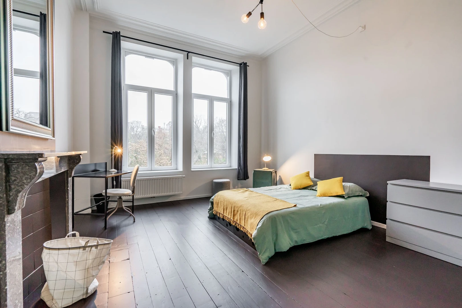 Renting rooms by the month in Charleroi