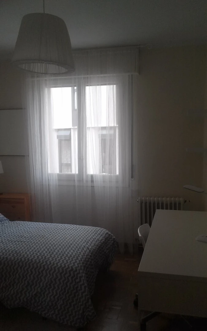 Quarto para alugar num apartamento partilhado em Pamplona/iruña