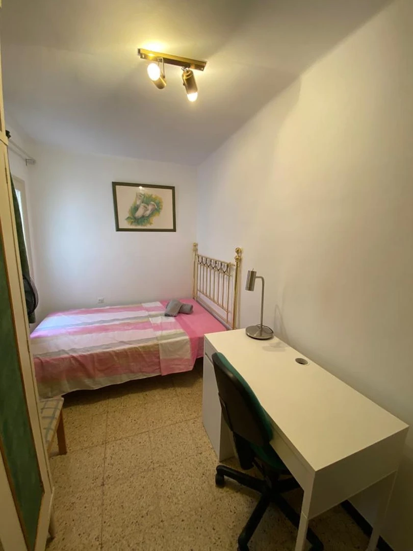 Cheap private room in Terrassa