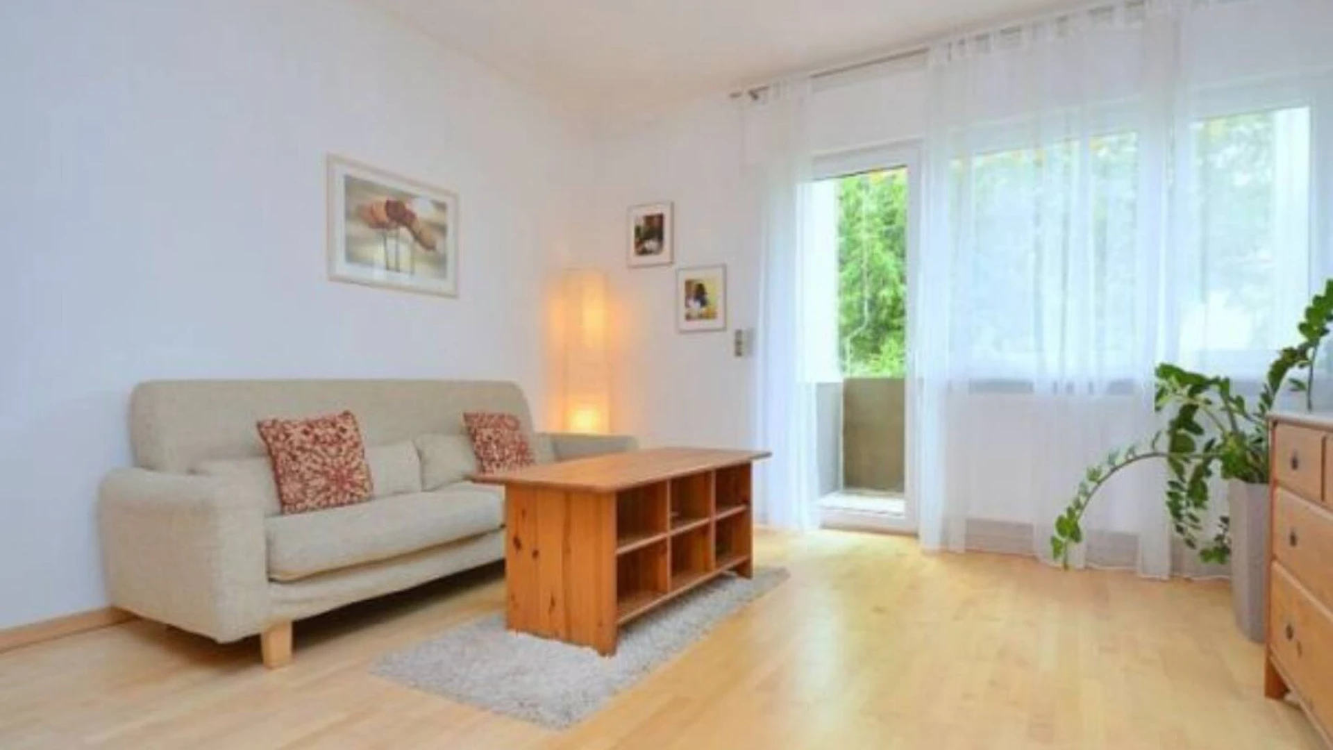Alojamiento con 3 habitaciones en Stuttgart