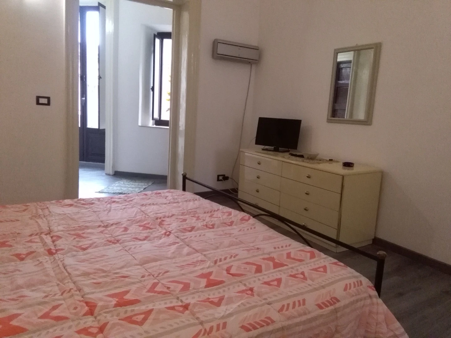 3 Zimmer Unterkunft in Catania