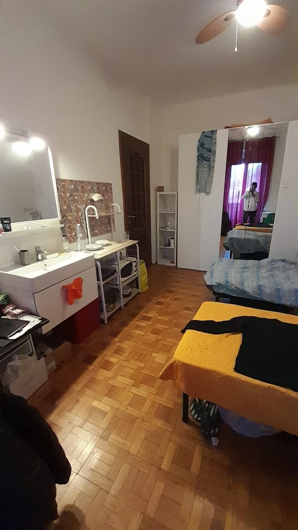 Habitación privada barata en Turín