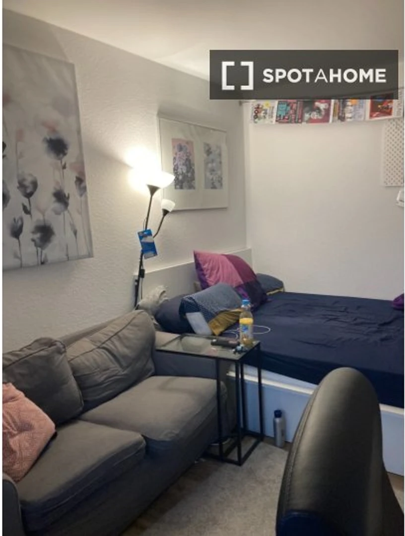 Appartamento con 3 camere da letto a Colonia