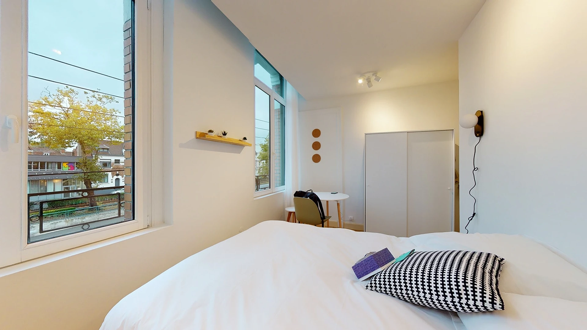 Zimmer mit Doppelbett zu vermieten Lille