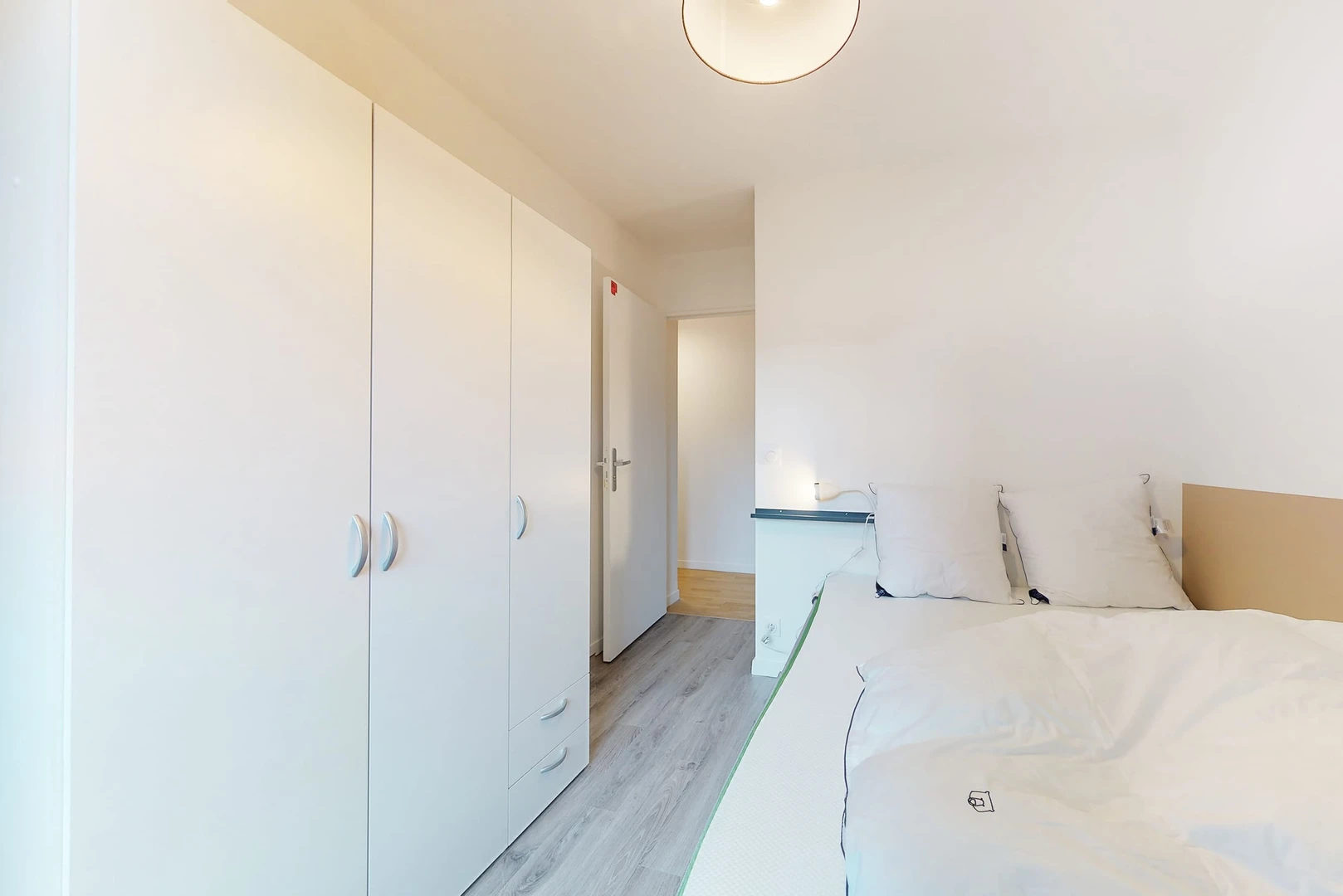 Saint-denis de çift kişilik yataklı kiralık oda