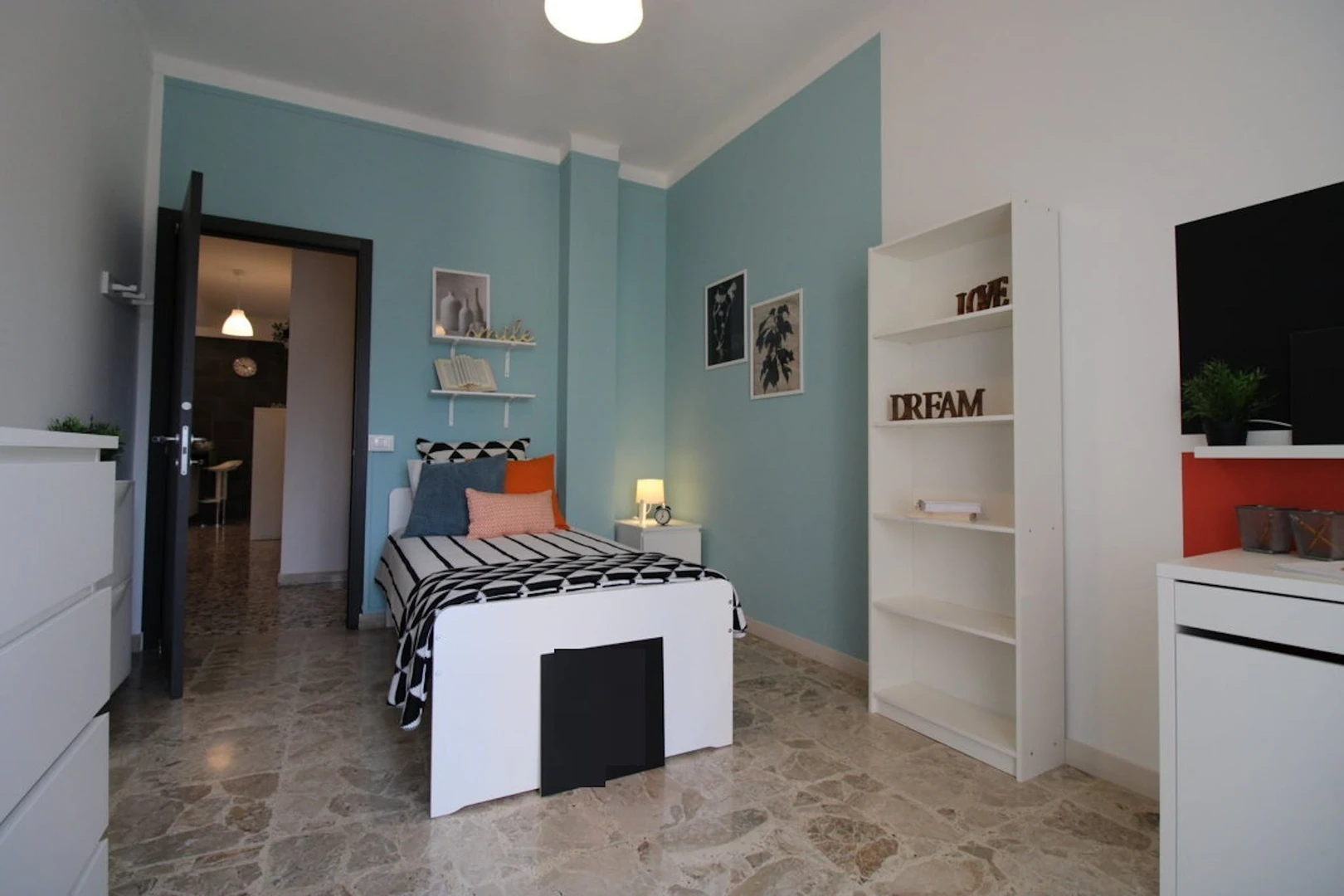 Renting rooms by the month in Brescia