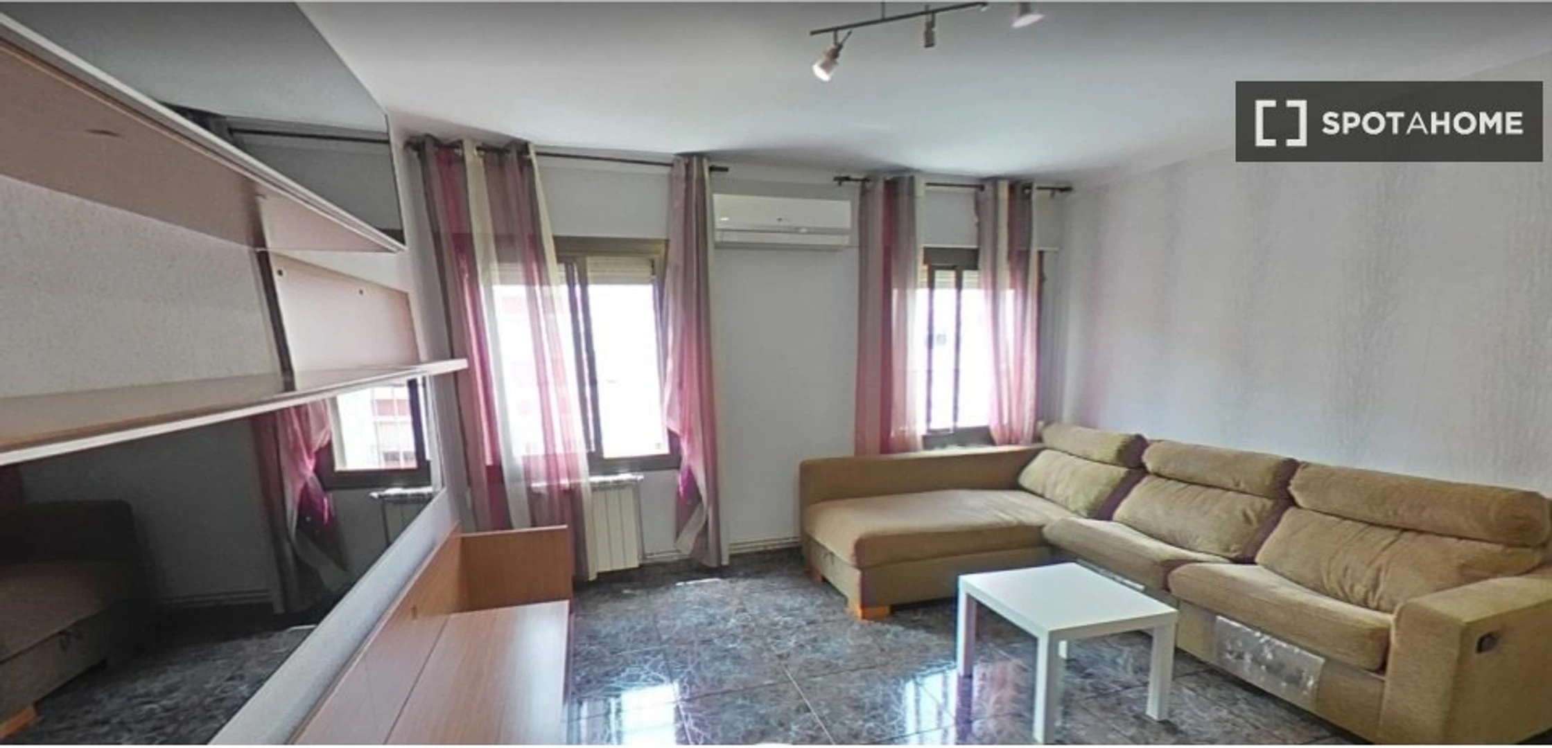 Entire fully furnished flat in Cerdanyola Del Vallès