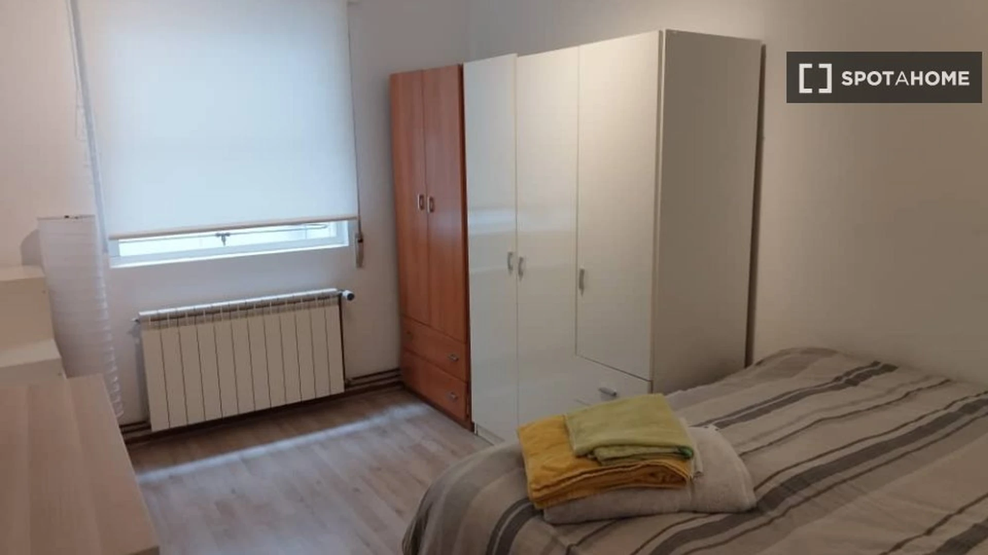 Room for rent in a shared flat in Santander