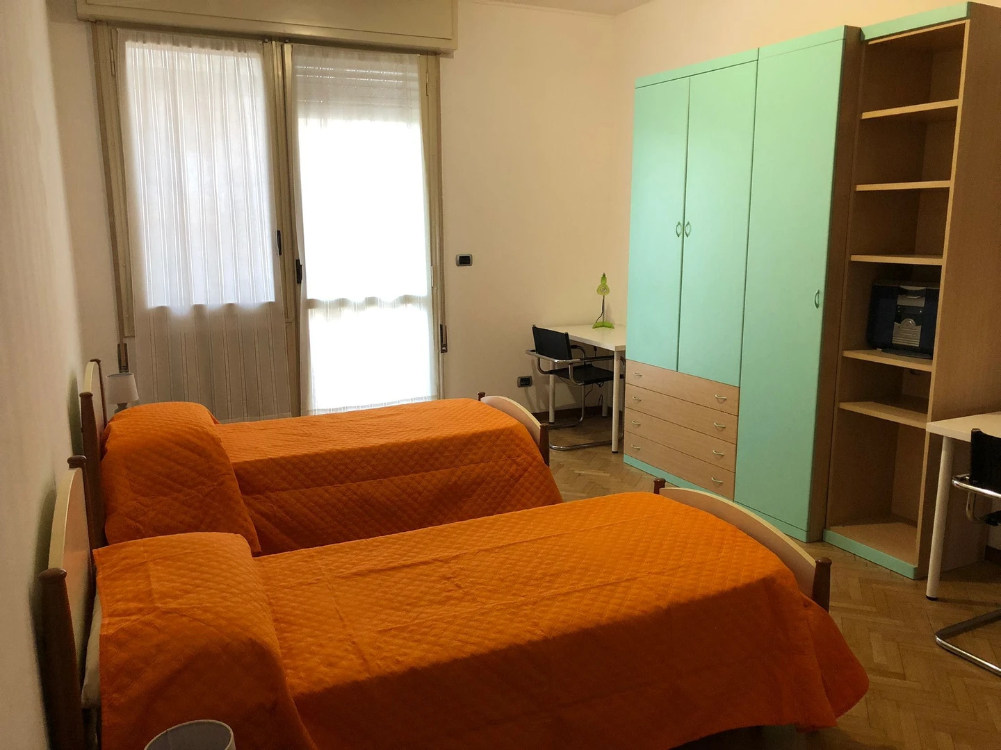 Chambre en colocation dans un appartement de 3 chambres Ferrara