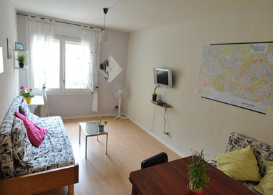 Alojamiento de 2 dormitorios en Reims