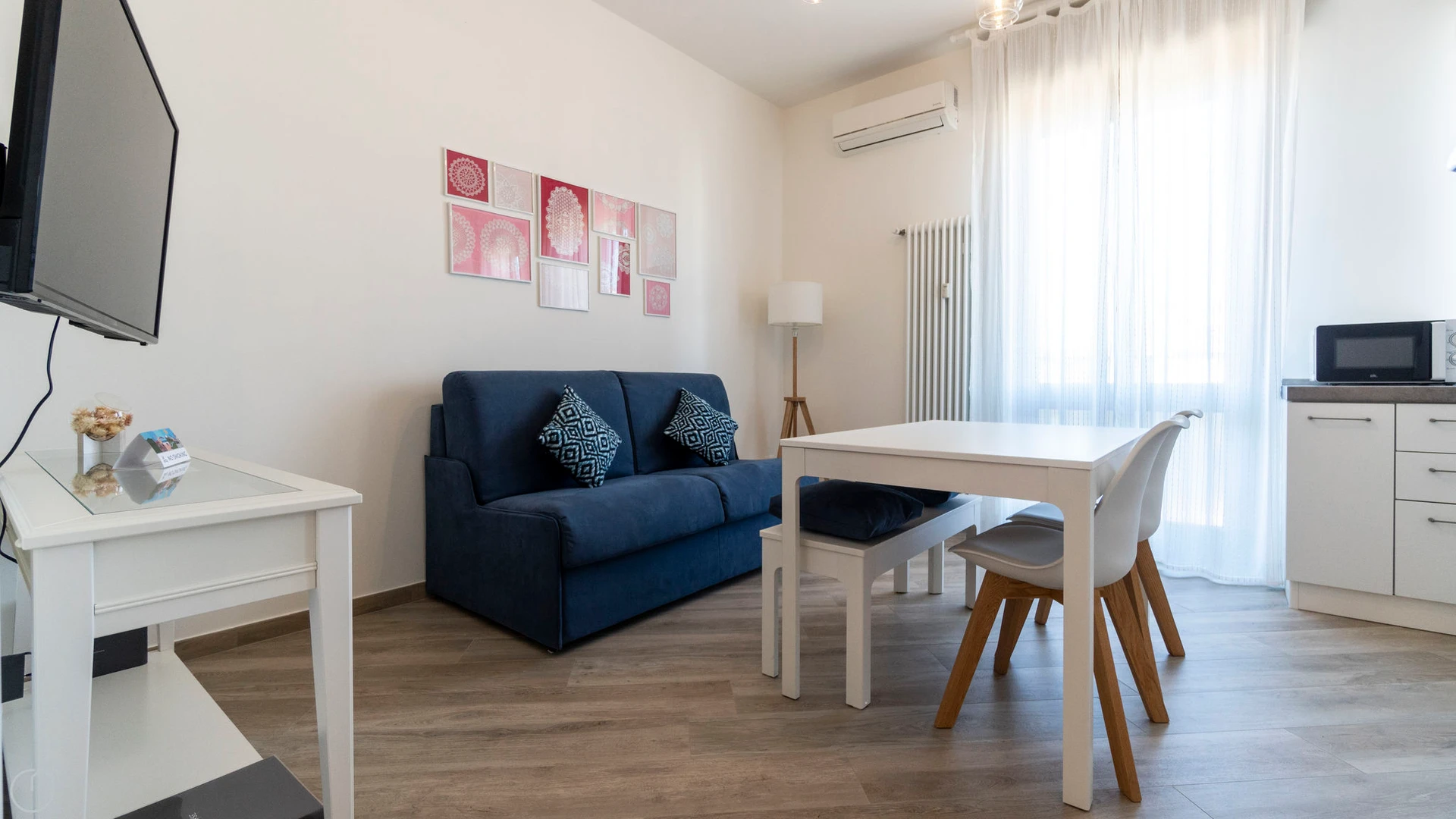 Komplette Wohnung voll möbliert in Bologna