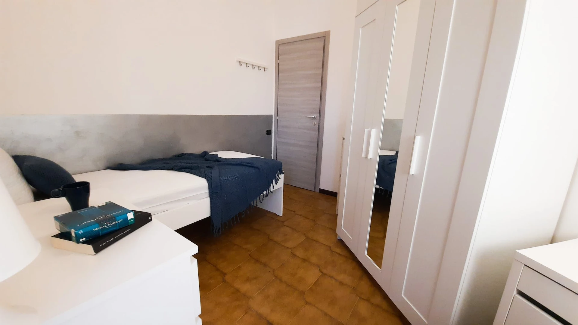 Pokój do wynajęcia we wspólnym mieszkaniu w Bergamo