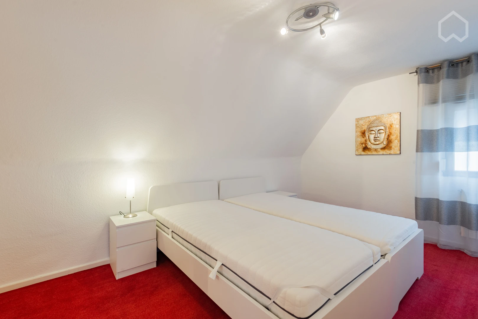 Zimmer mit Doppelbett zu vermieten Neuss