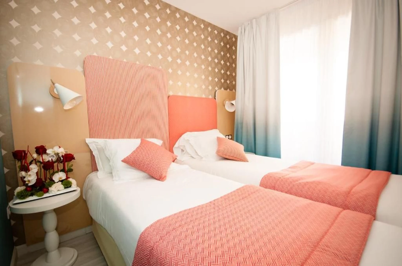 Zimmer mit Doppelbett zu vermieten Nizza