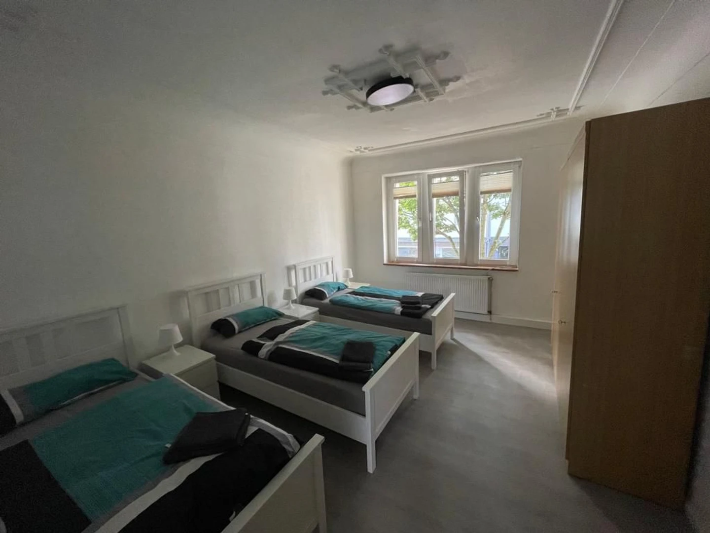 Bright private room in Bergisch Gladbach