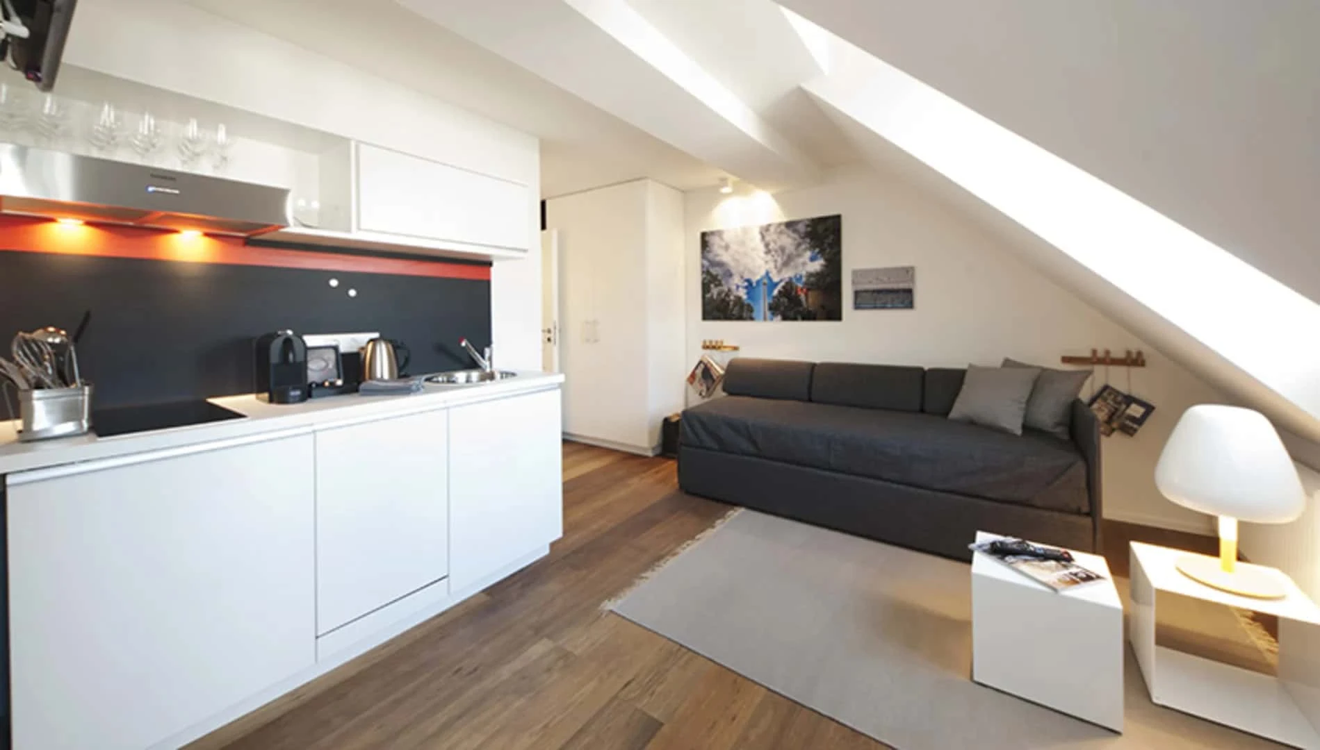Komplette Wohnung voll möbliert in Stuttgart