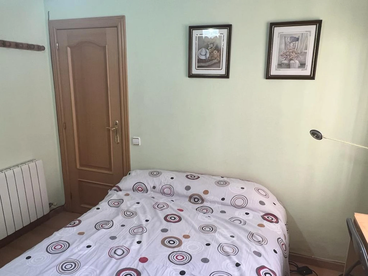 Cheap private room in Castelldefels