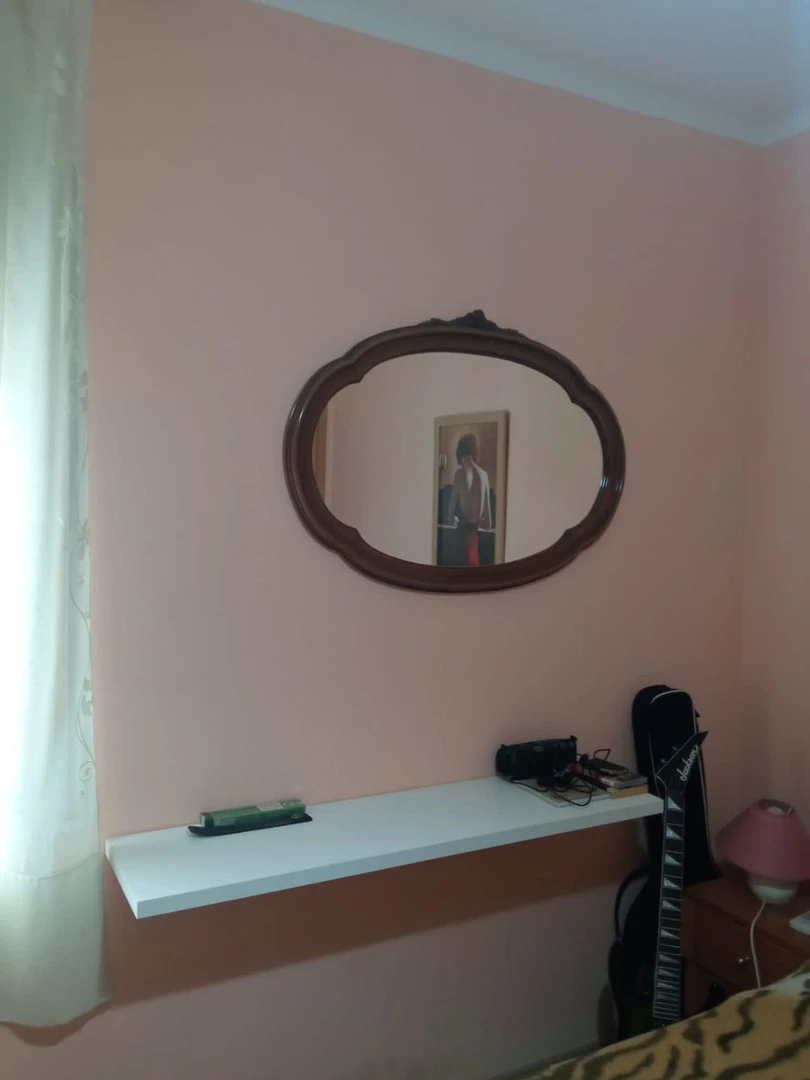 Room for rent in a shared flat in Castelldefels