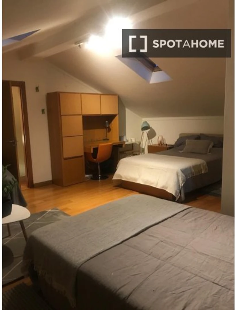 Room for rent with double bed Estoril