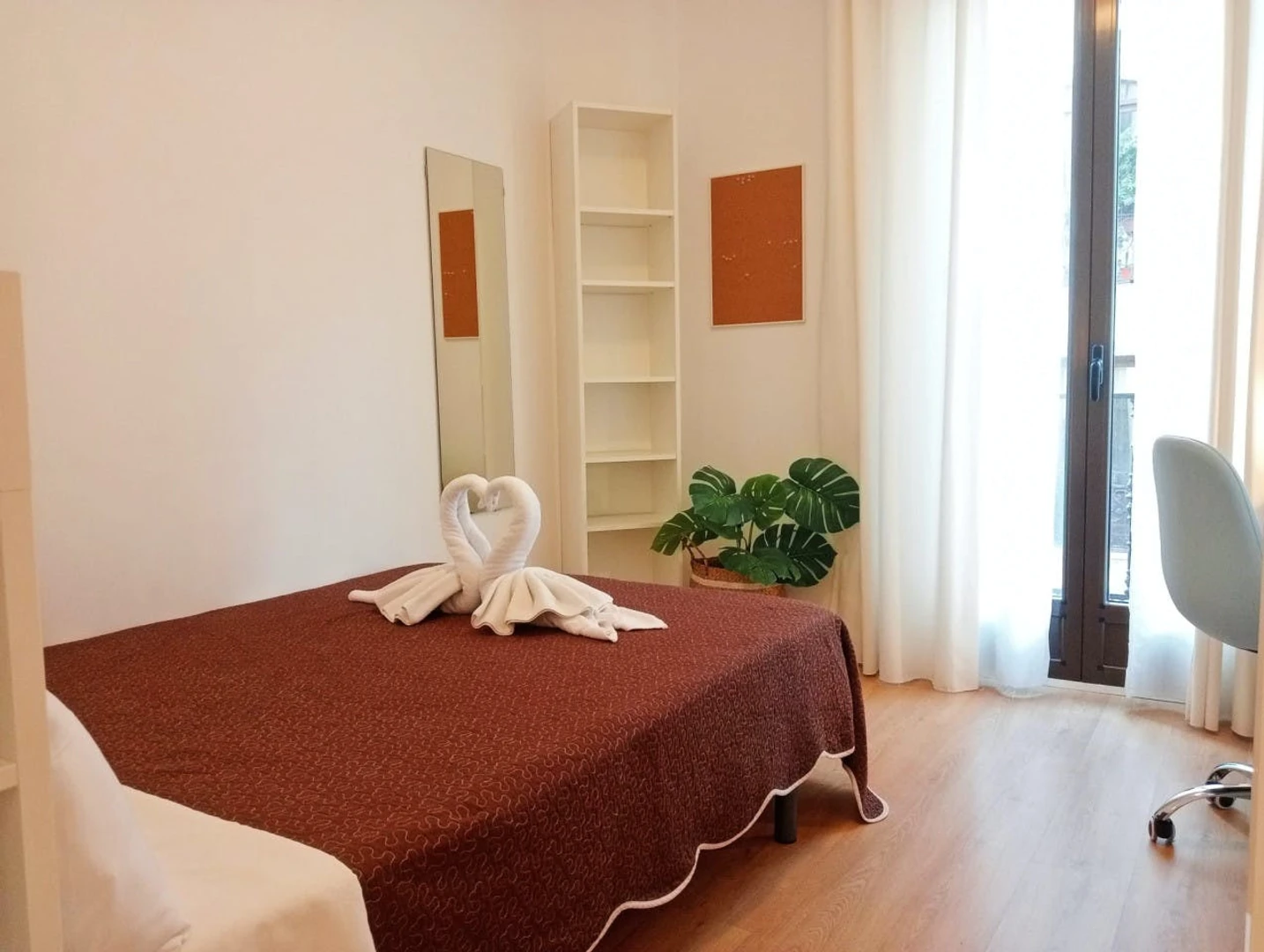 Helles Privatzimmer in Madrid