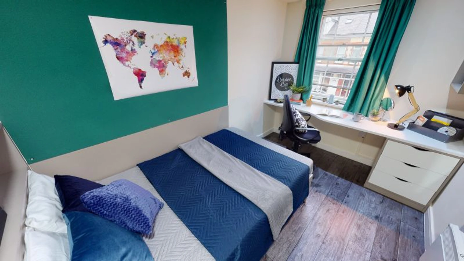 Cheap private room in Bangor