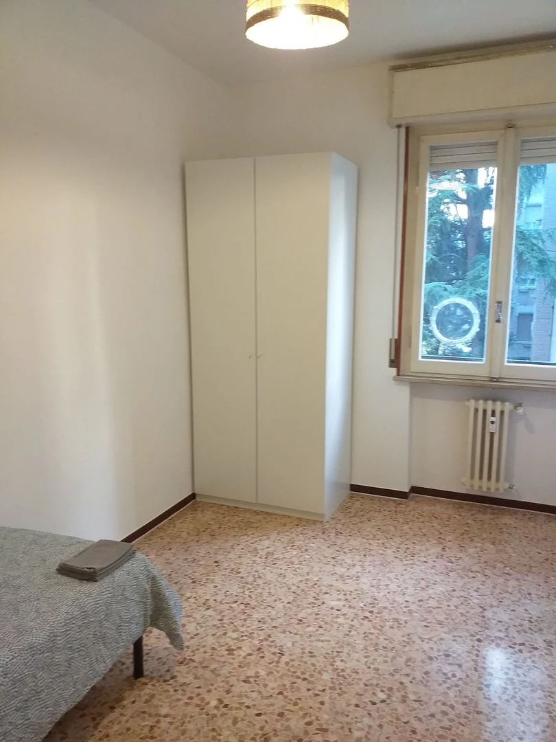 Quarto para alugar num apartamento partilhado em Parma