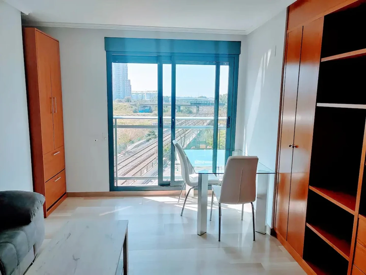 Luminoso e moderno appartamento a Valencia