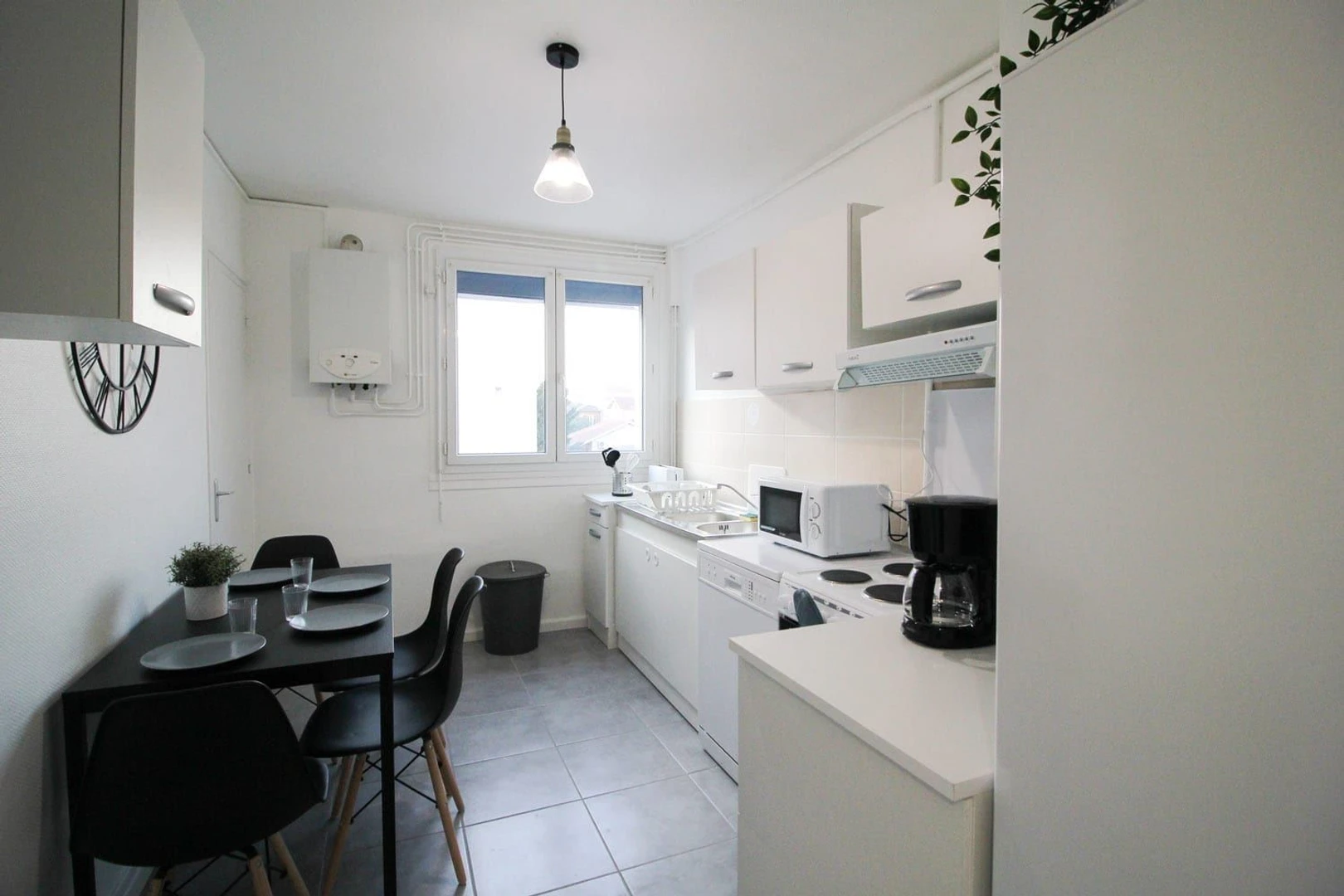 Room for rent in a shared flat in Villeurbanne