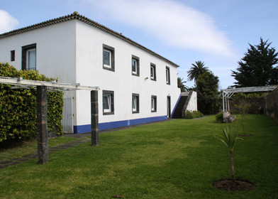 Alojamiento situado en el centro de Ponta Delgada