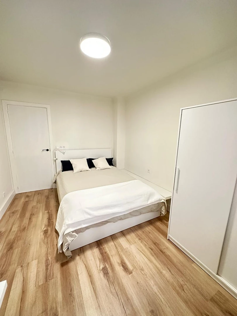 Pokój do wynajęcia z podwójnym łóżkiem w Tarragona